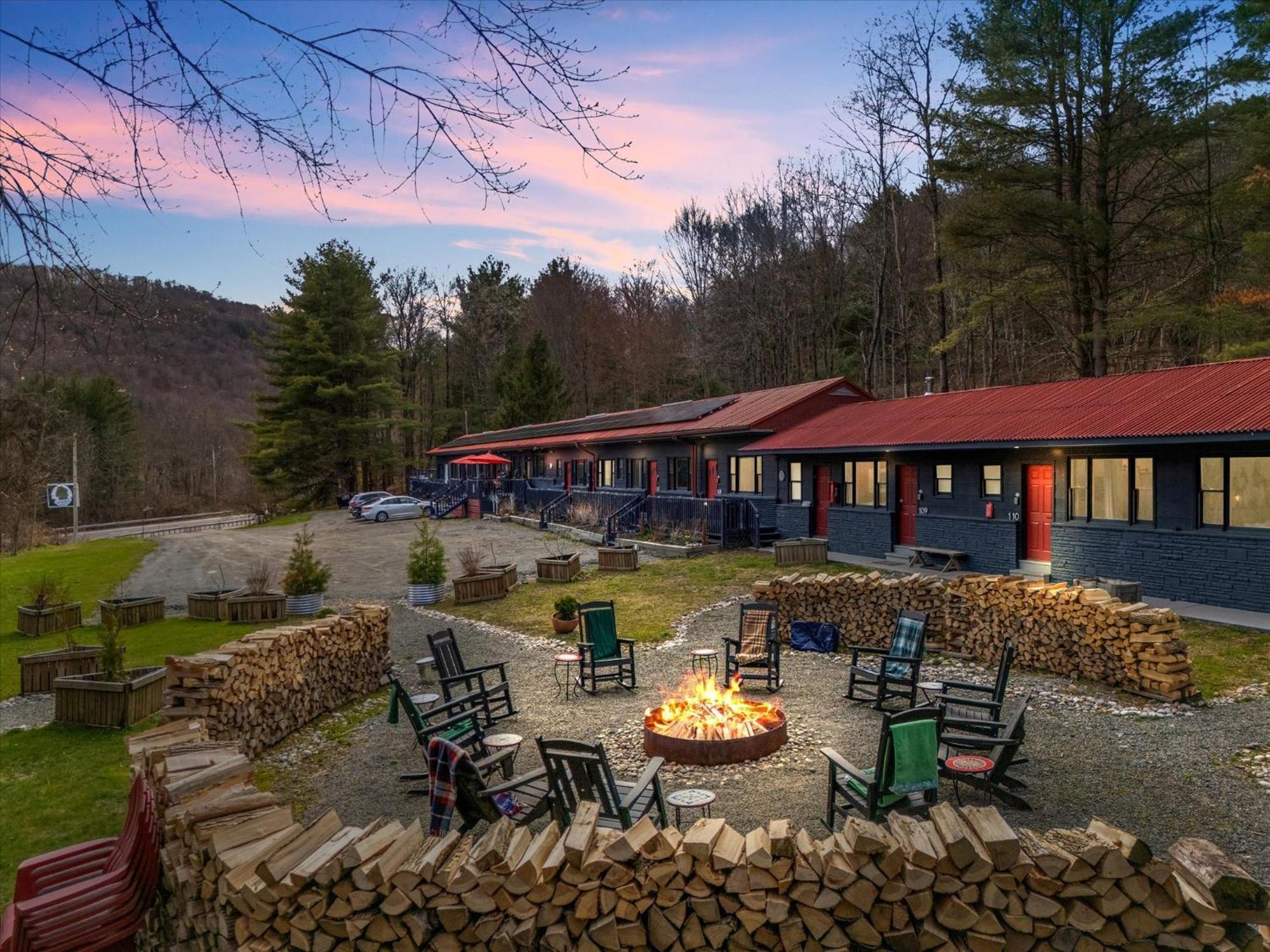 Green Acres Retreat Hancock المظهر الخارجي الصورة